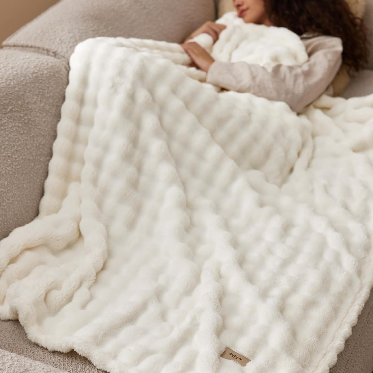Bedsure 3D Fleece Bubble Blanket for Couch - GentleSoft White Spring Throw Mother's Day Blanket for Sofa Bed Room Decor - Luxury Soft Cozy Blanket Gifts for Women, Lightweight, Off White, 50"×60" - Image 8