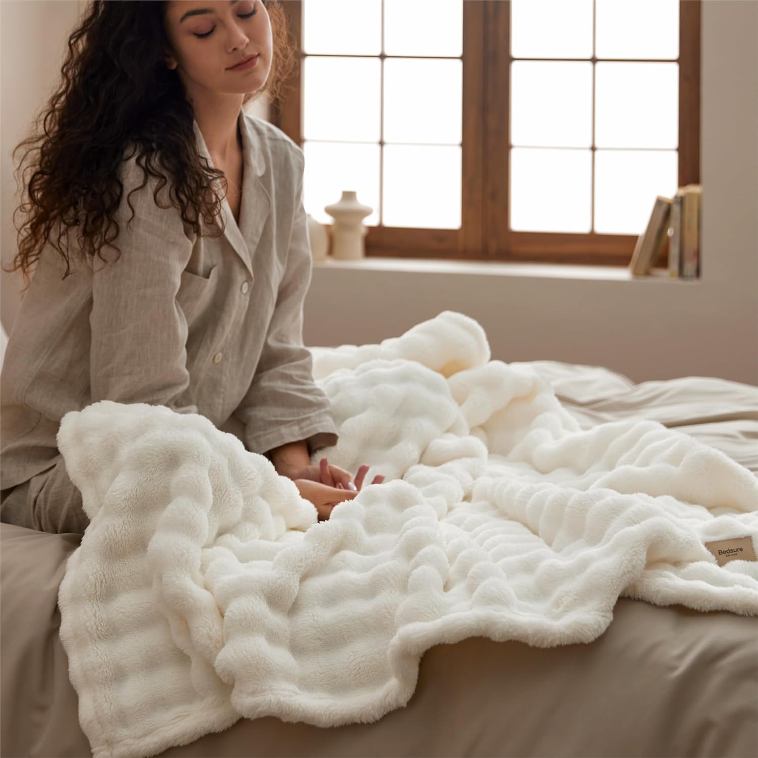 Bedsure 3D Fleece Bubble Blanket for Couch - GentleSoft White Spring Throw Mother's Day Blanket for Sofa Bed Room Decor - Luxury Soft Cozy Blanket Gifts for Women, Lightweight, Off White, 50"×60" - Image 4